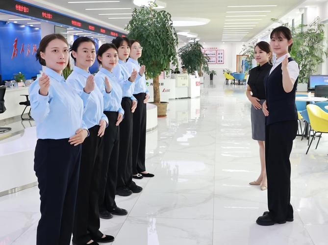 高新區(qū)王因街道便民服務中心開展禮儀培訓 提升票務代理服務水平
